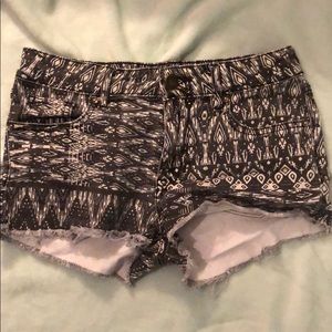 Black and white tribal design